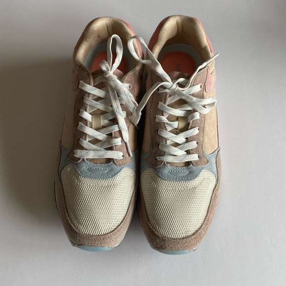 HOFF Barcelona women’s sneakers shoes suede Sz 41 EUC - Picture 2 of 7